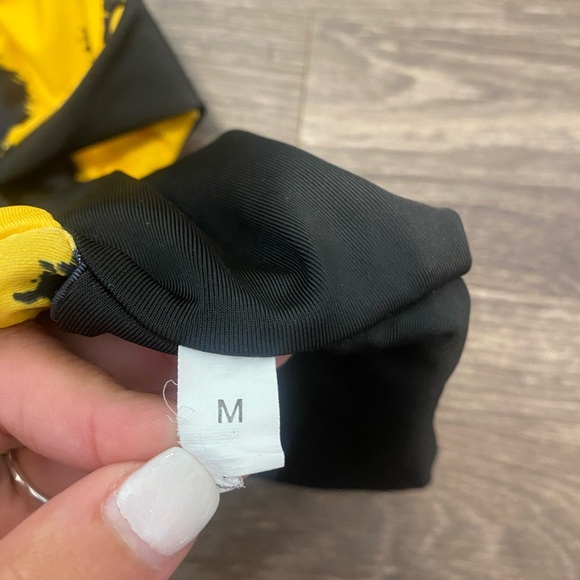 Medium Bathing Suit Top with Cut Out - Picture 2 of 4